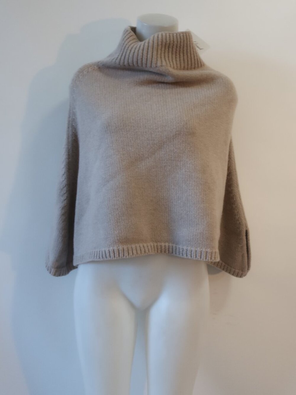 NWT Womens Regina Oatmeal Poncho Sweater XL